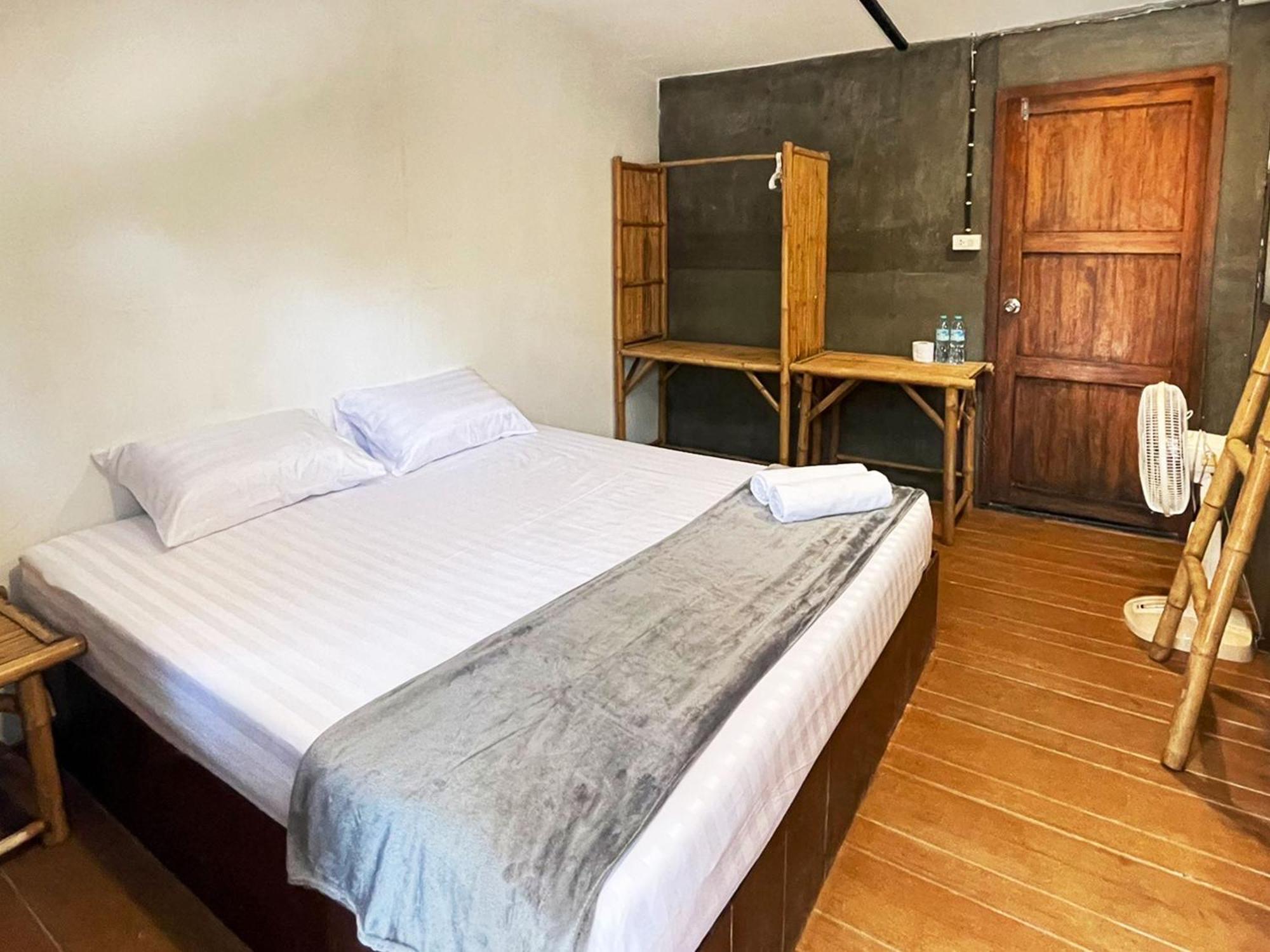Little Hut Hotel Ко Паям Екстериор снимка