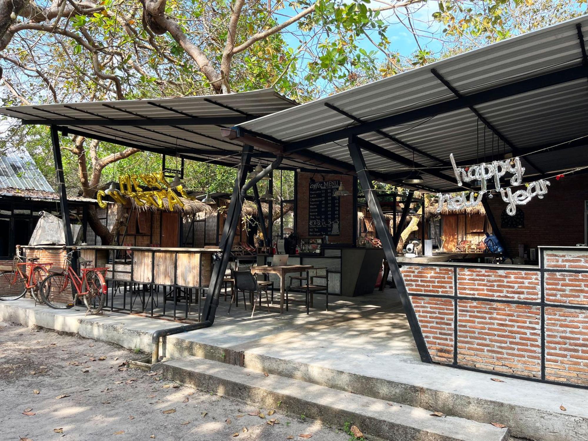 Little Hut Hotel Ко Паям Екстериор снимка
