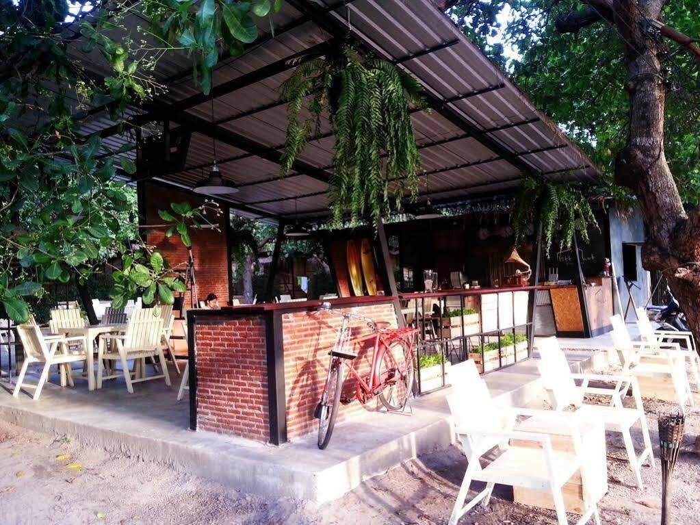 Little Hut Hotel Ко Паям Екстериор снимка
